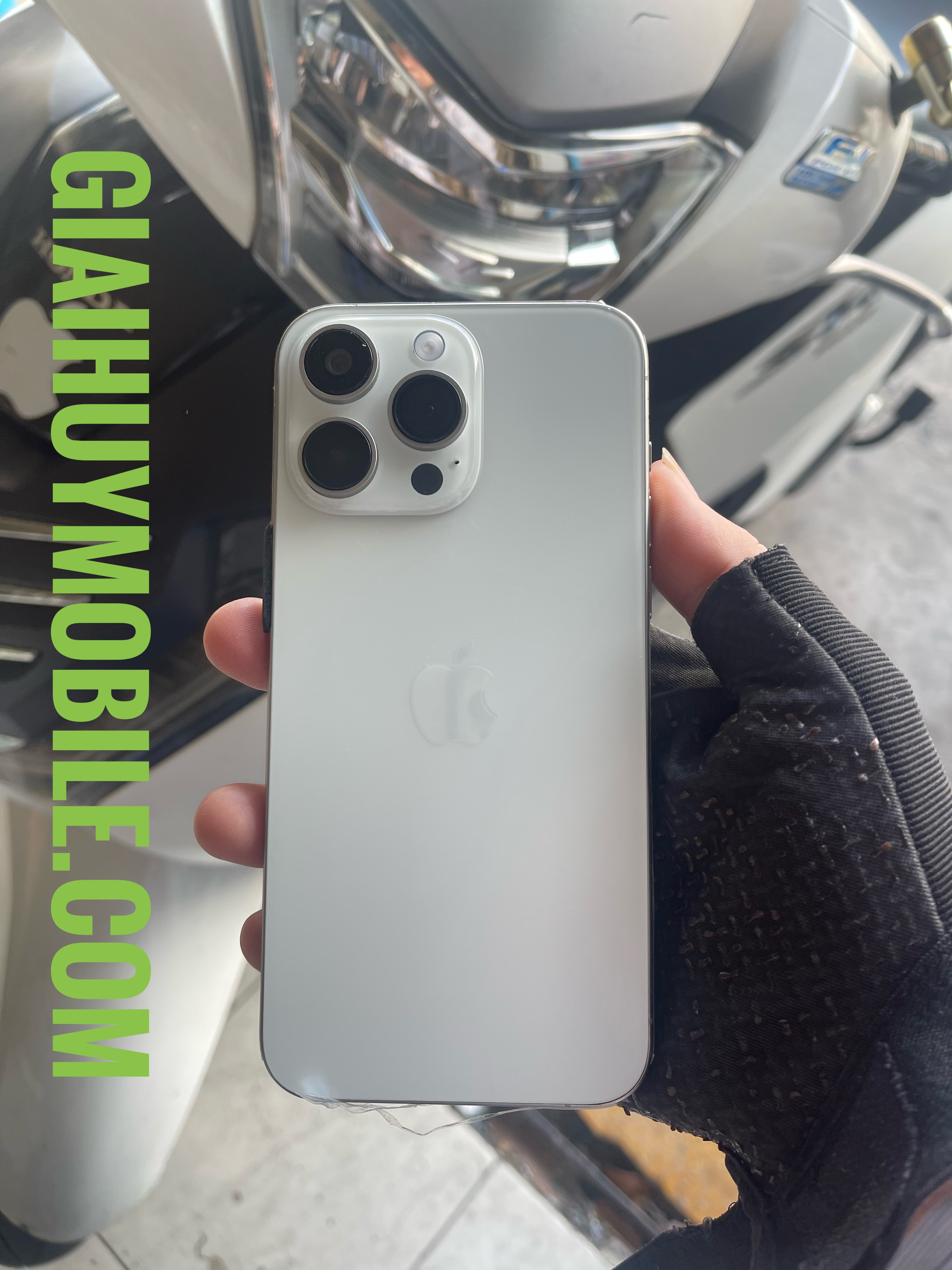 iPhone 15 pro max trắng 5g